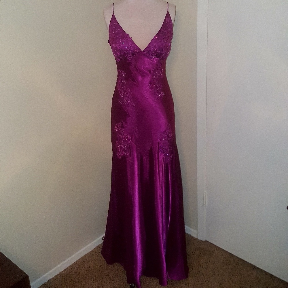 NIKI BY Nikki Livas Magenta dress